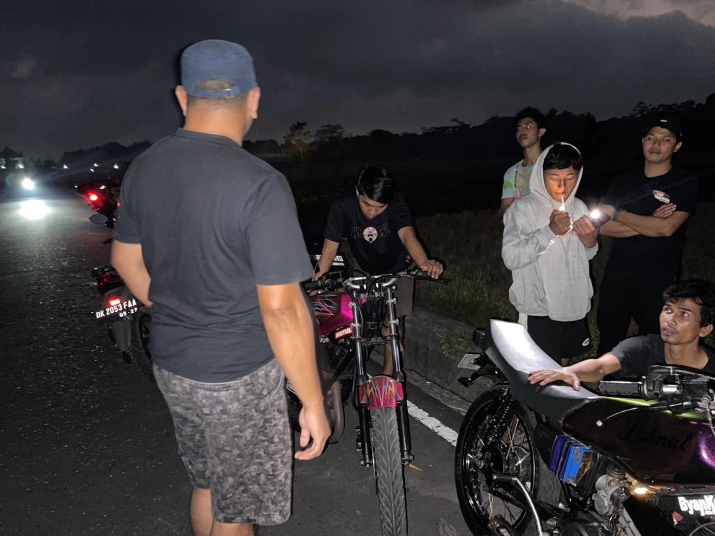 Pelaksanaan Penertiban untuk Anak Anak  Muda yang melakukan  Trek-trek kan